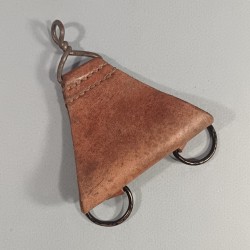 PASSANT ARRIERE DE SUSPENSION TRIANGLE MODELE 1935 POUR ENSEMBLE DE CEINTURON CARTOUCHIERE ET BRELAGE